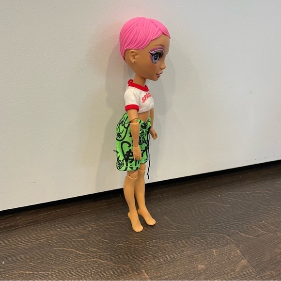 Rainbow High Doll Fashion Studio Avery Styles 11” - Picture 4 of 7